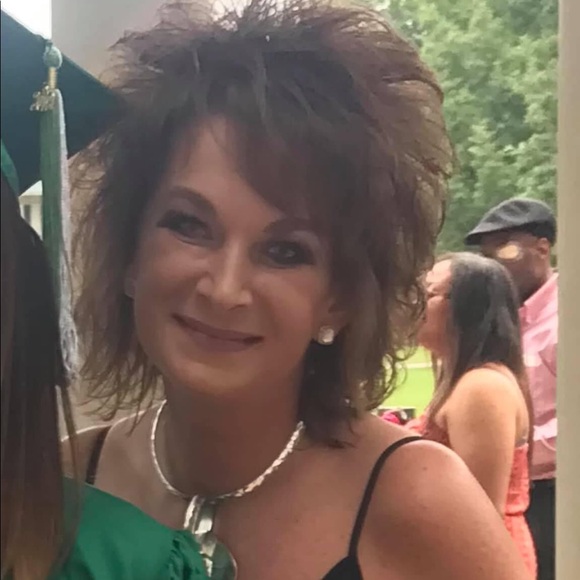 Meet your Posher, Karen - Picture 1 of 1